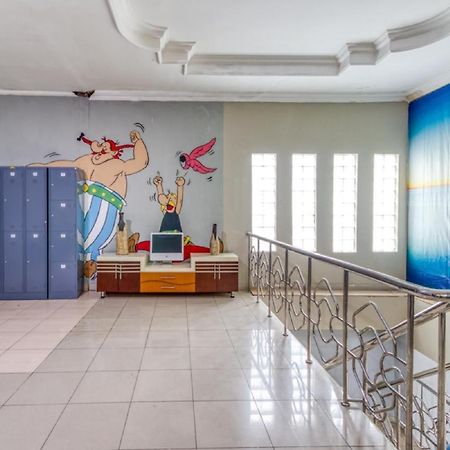 RedDoorz Hostel near Stadion Mandala Krida Yogya Yogyakarta Bagian luar foto