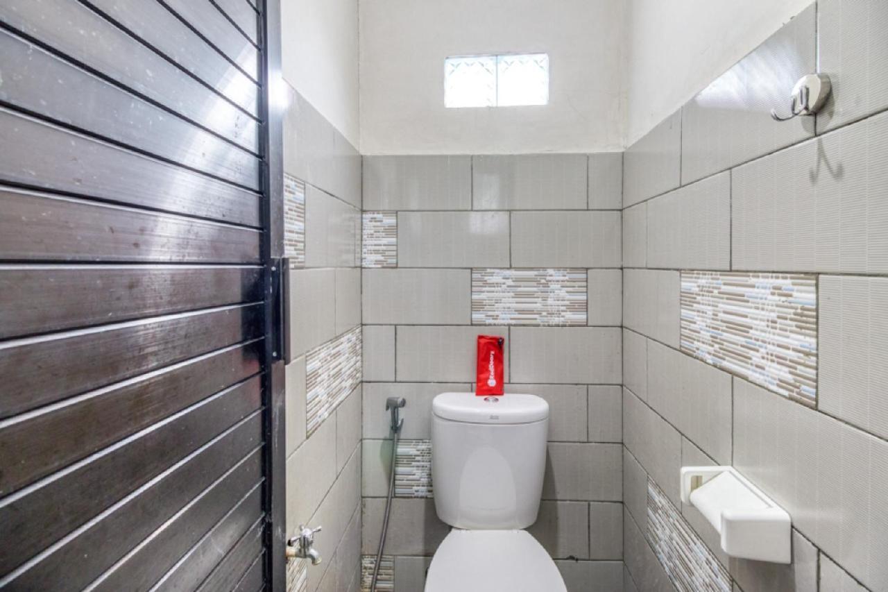 RedDoorz Hostel near Stadion Mandala Krida Yogya Yogyakarta Bagian luar foto